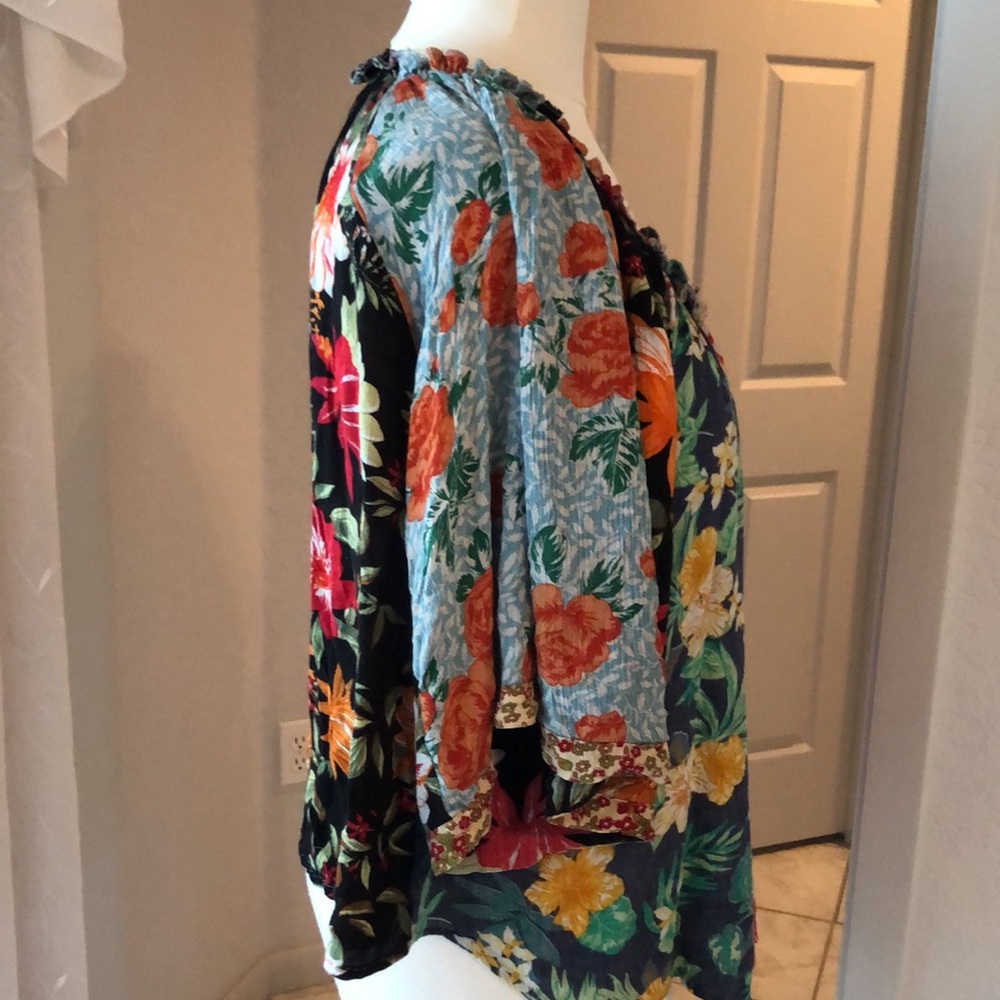 Sacred Threads Top - Picture 4 of 5